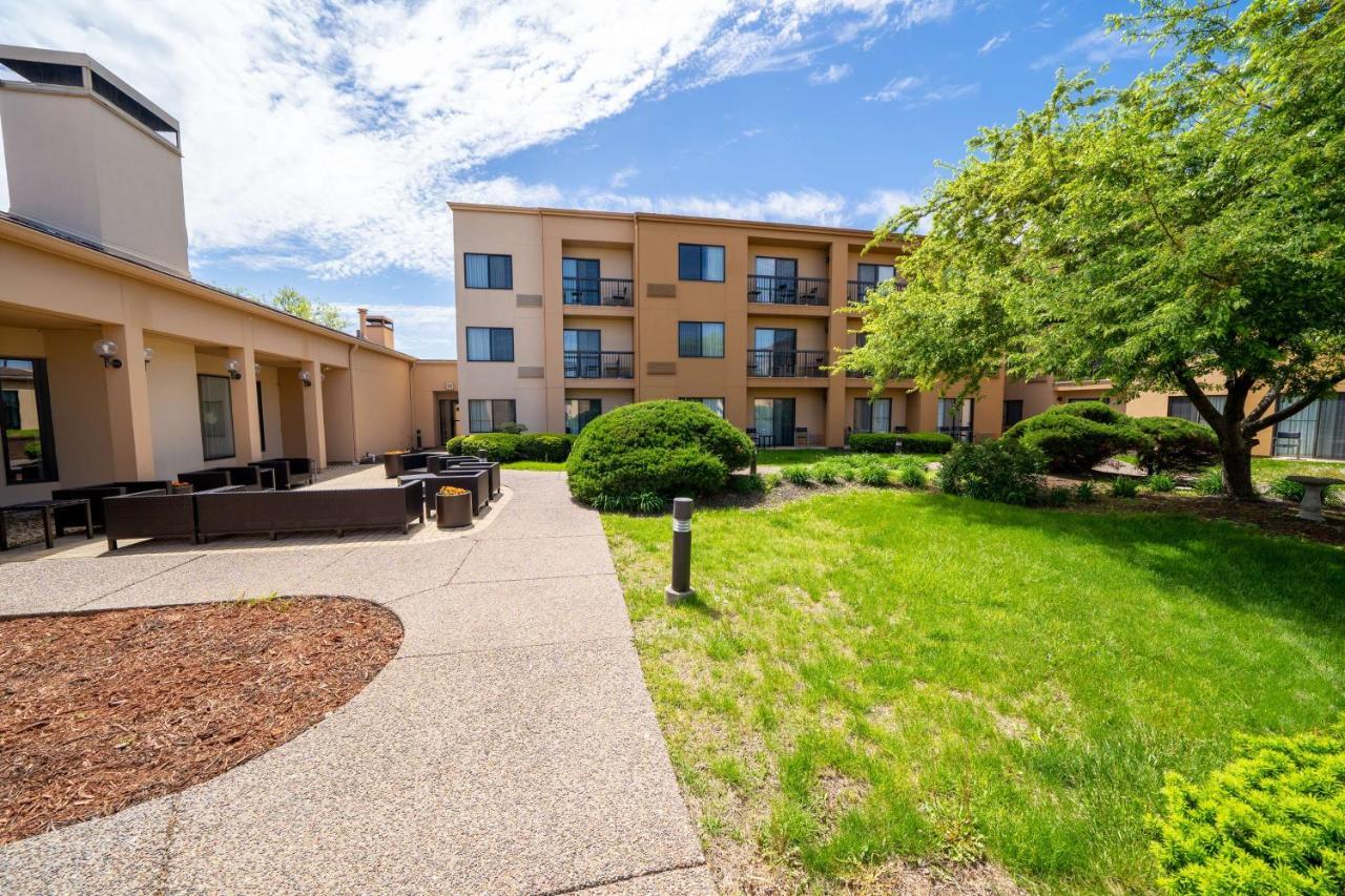 Iowa Inn Bettendorf Quad Cities Exterior foto